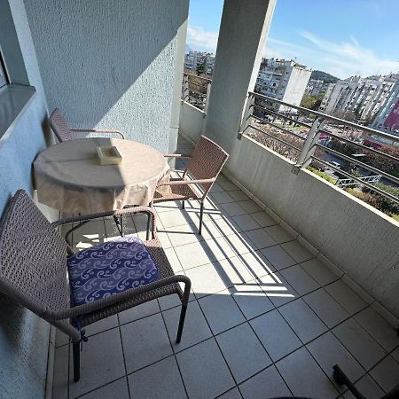 Great Location Two Bedroom Apatment "Maxim" 波德戈里察 外观 照片